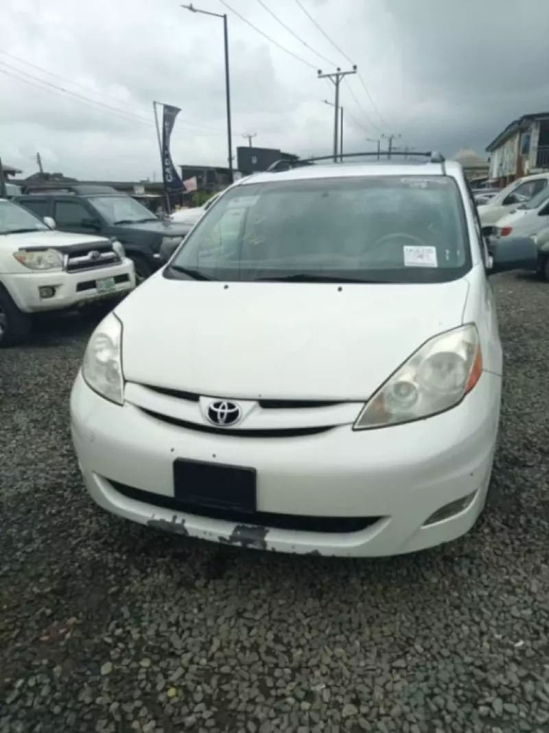 Toyota Sienna - 2006