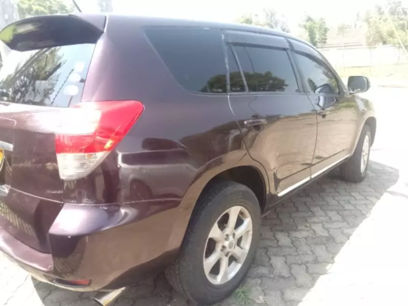 Toyota Vanguard    - 2010