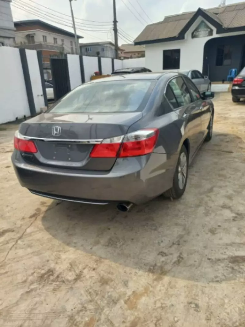 Honda Accord   - 2015