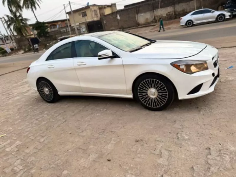 Mercedes-Benz CLA 250   - 2015
