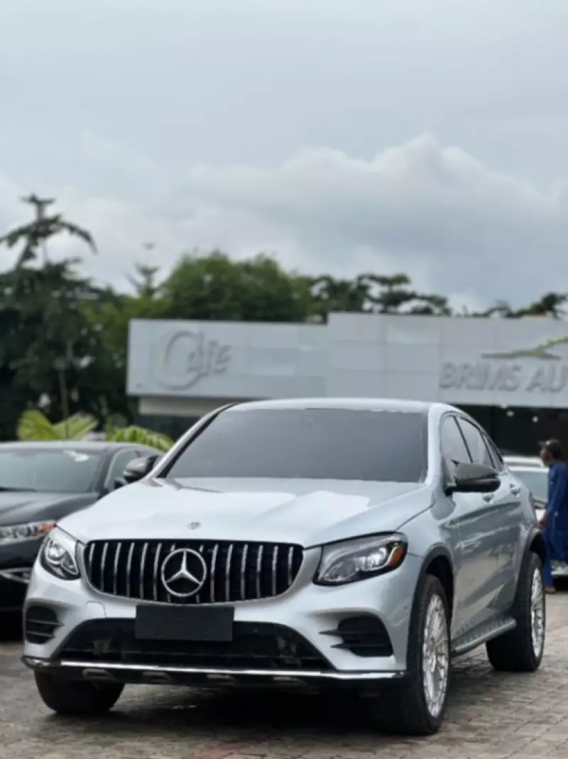 Mercedes-Benz GLC 300   - 2019