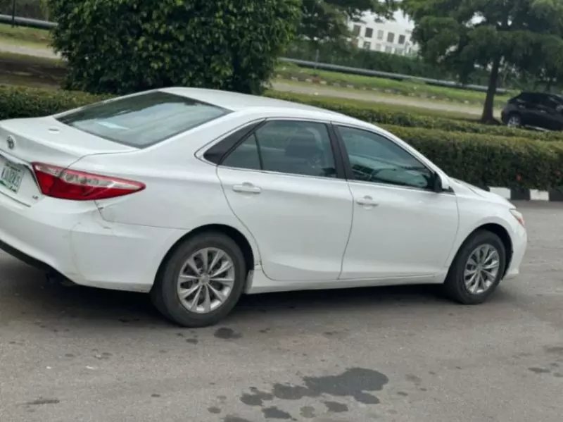 Toyota Camry   - 2016