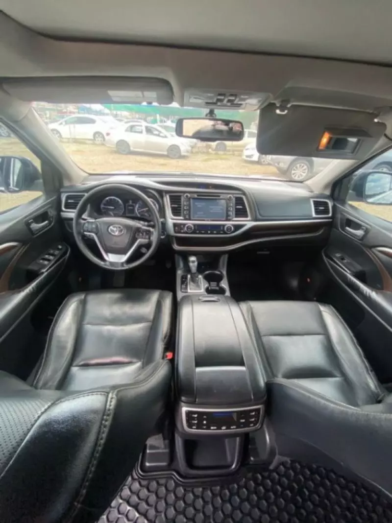 Toyota Highlander   - 2014