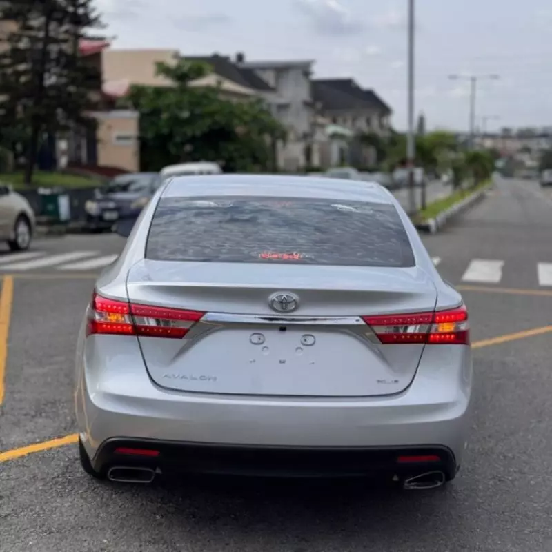 Toyota Avalon   - 2013