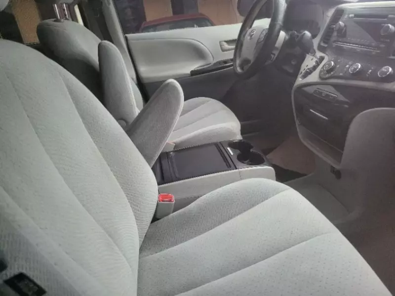 Toyota Sienna   - 2012