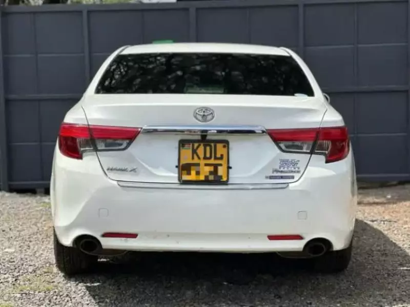 Toyota Mark X   - 2016