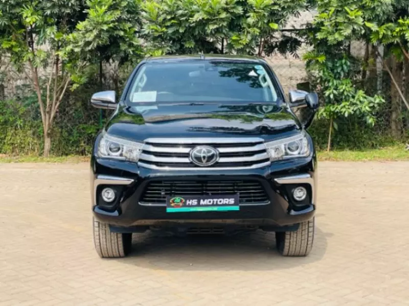 Toyota Hilux   - 2020