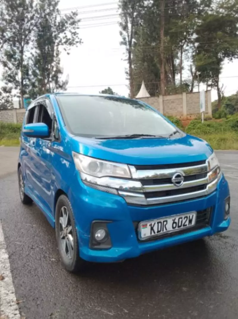 Nissan Bluebird   - 2017