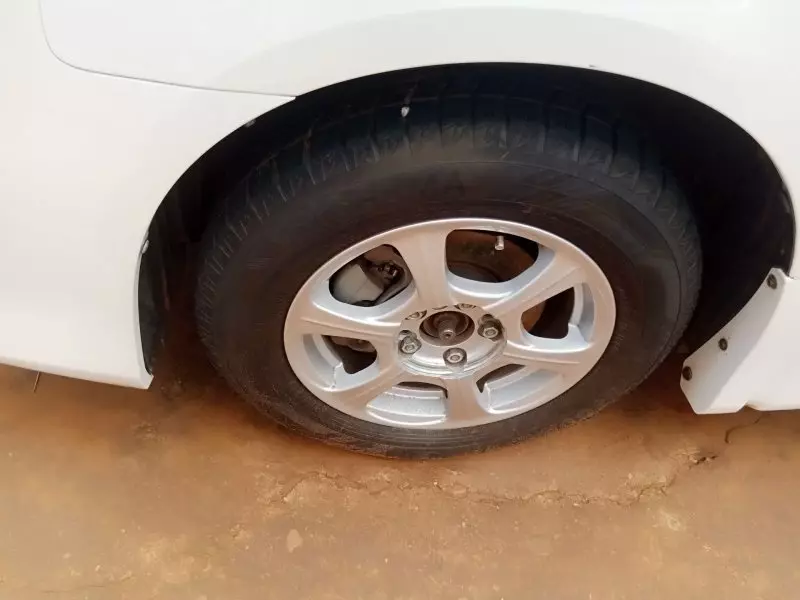 Toyota Noah   - 2012