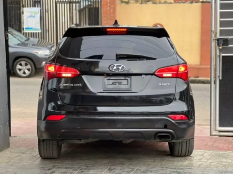 Hyundai Santa Fe   - 2015