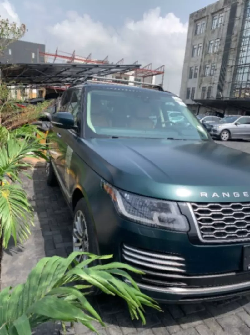 RANGE ROVER Autobiography