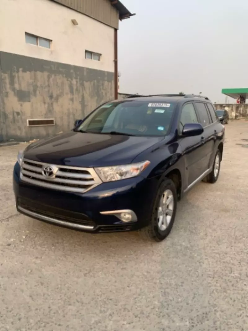 Toyota Highlander   - 2011