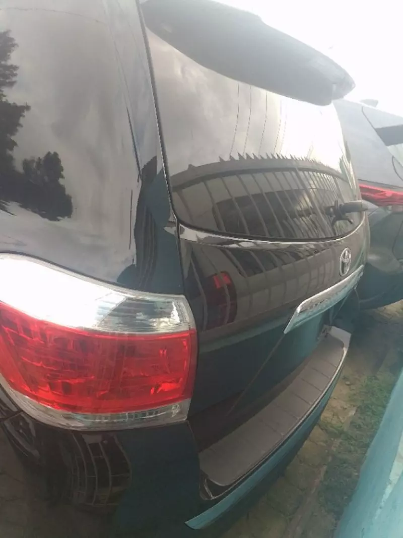 Toyota Highlander   - 2012