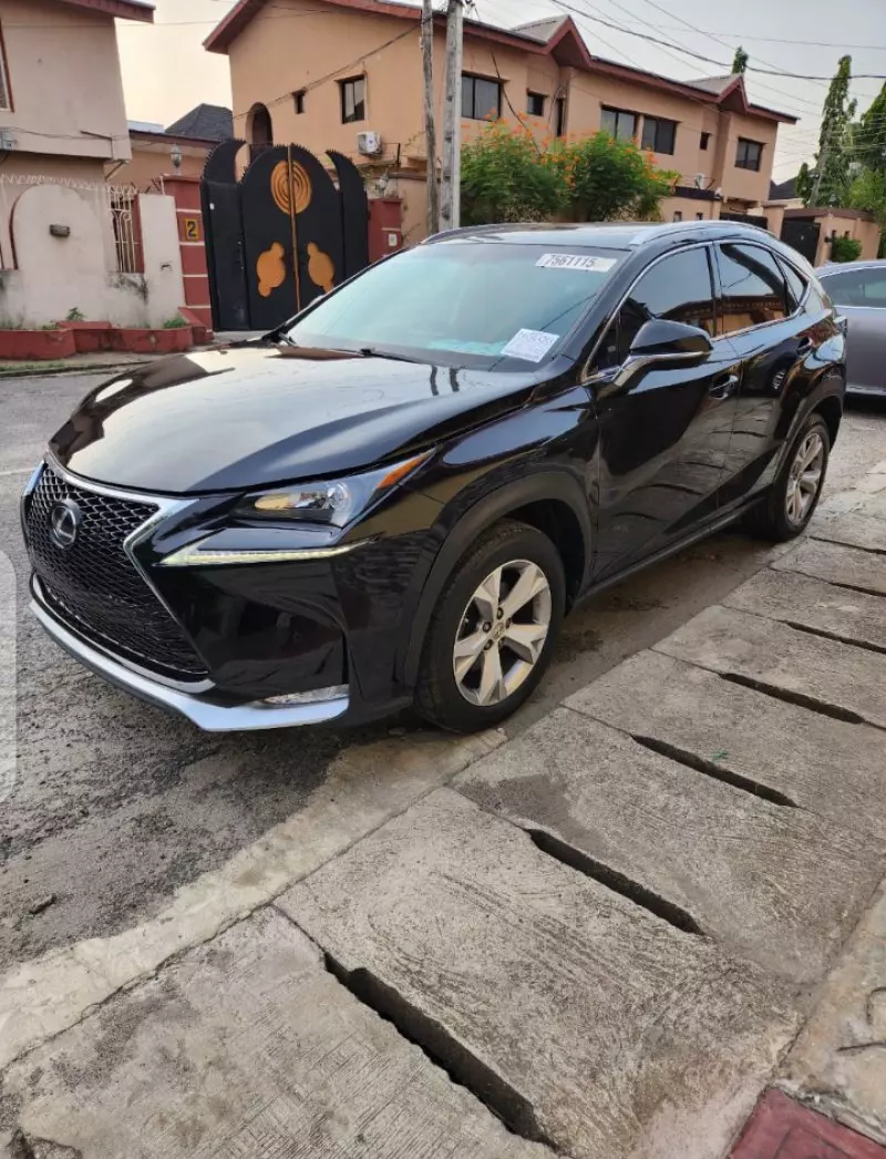 Lexus NX 200T   - 2017