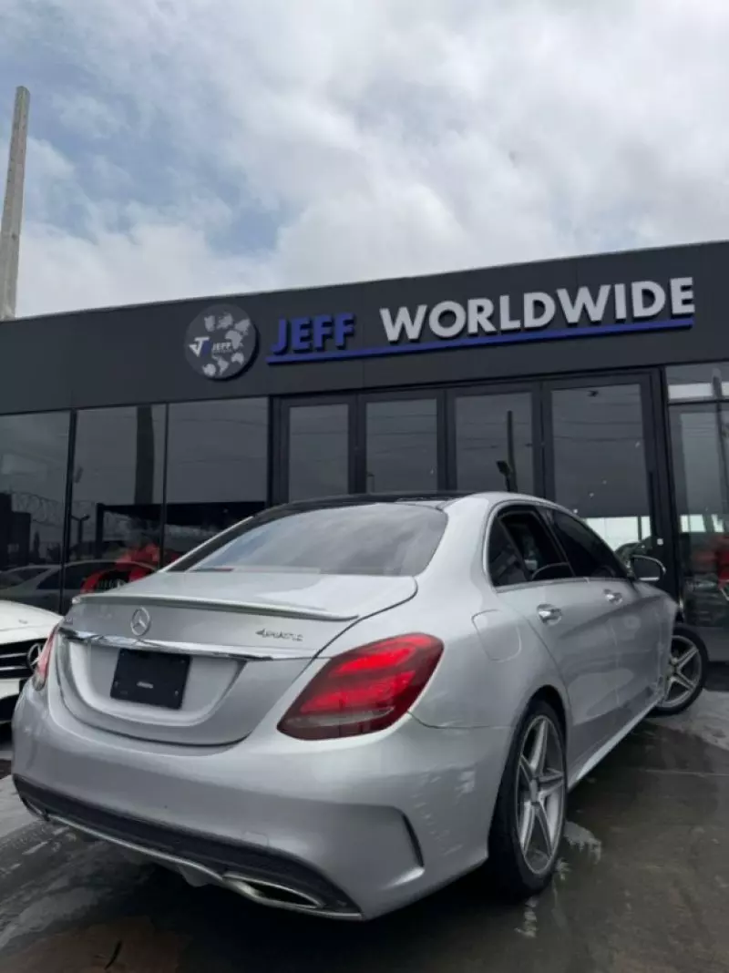 Mercedes-Benz C 300   - 2015