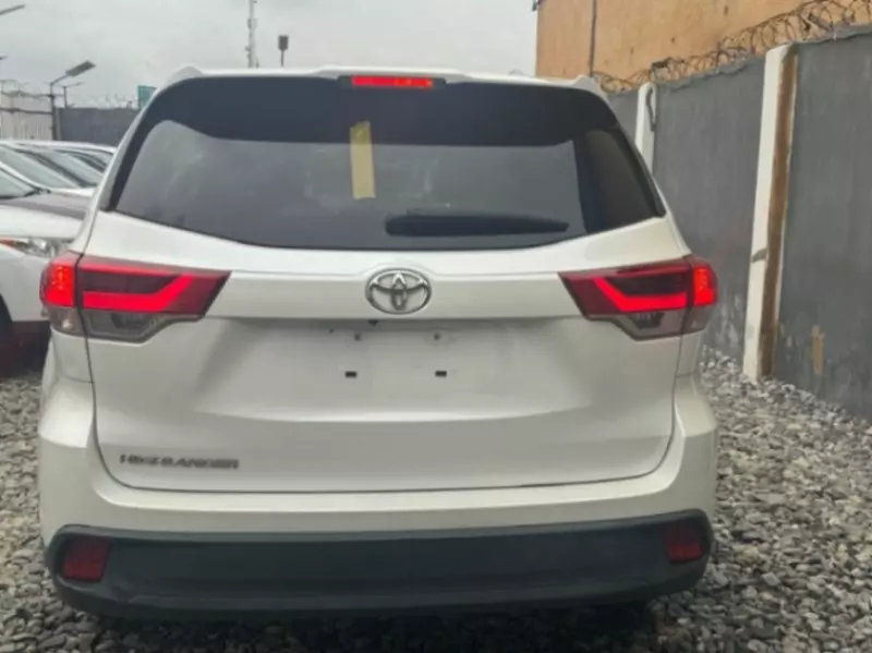Toyota Highlander   - 2019
