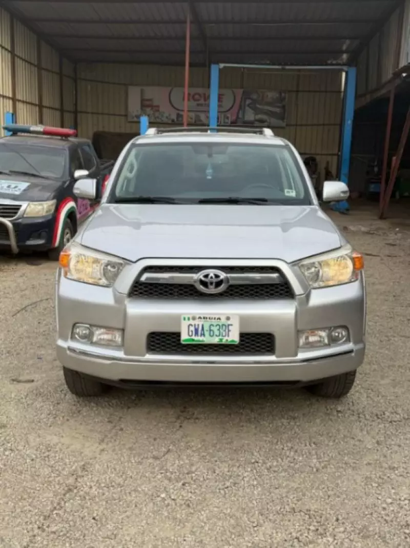 Toyota 4-Runner   - 2010