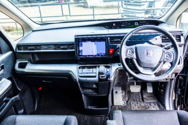 Honda Stepwgn Spada   - 2018