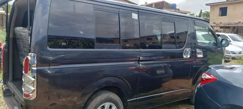 Toyota Hiace   - 2013