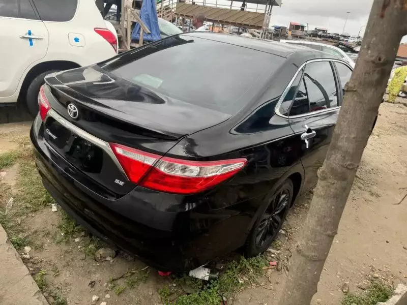 Toyota Camry   - 2016