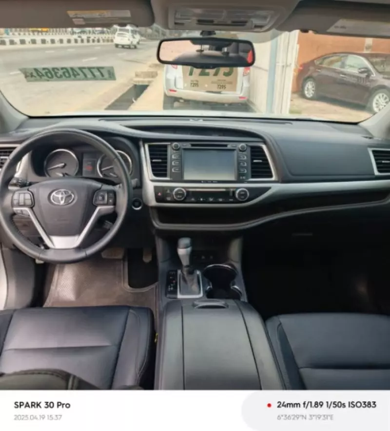 Toyota Highlander   - 2016