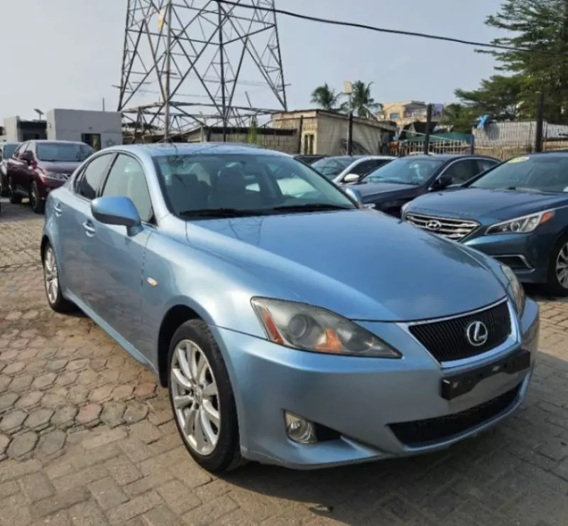 Lexus IS 250   - 2005