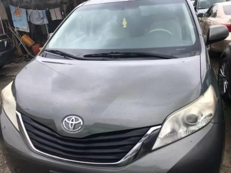 Toyota Sienna   - 2012