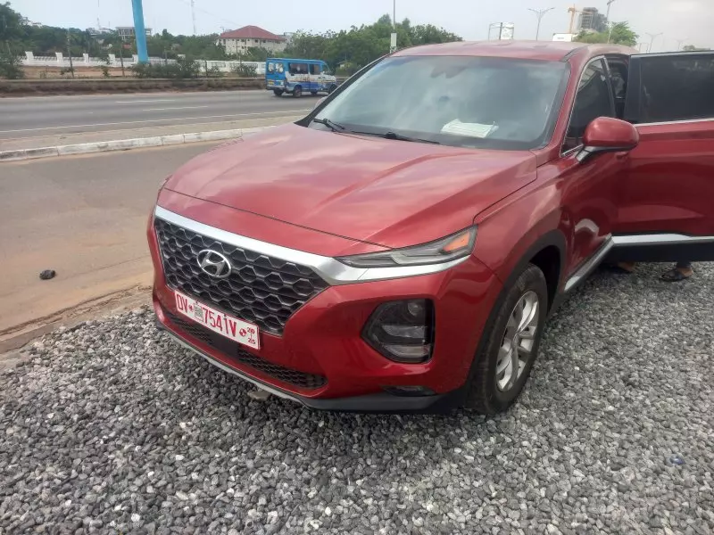 Hyundai Santa Fe   - 2019