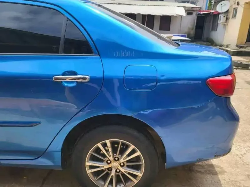 Toyota corolla   - 2010