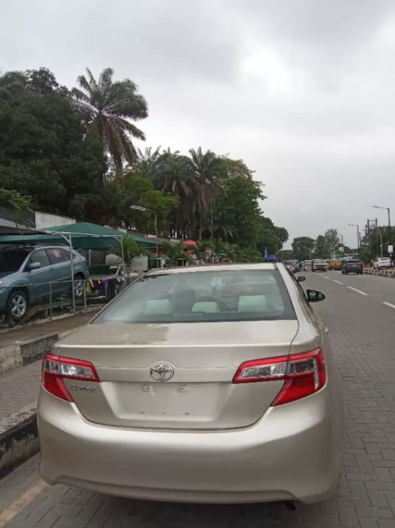 Toyota Camry   - 2013