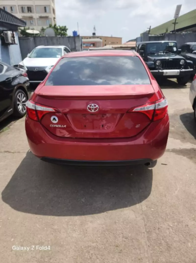 Toyota Corolla   - 2016