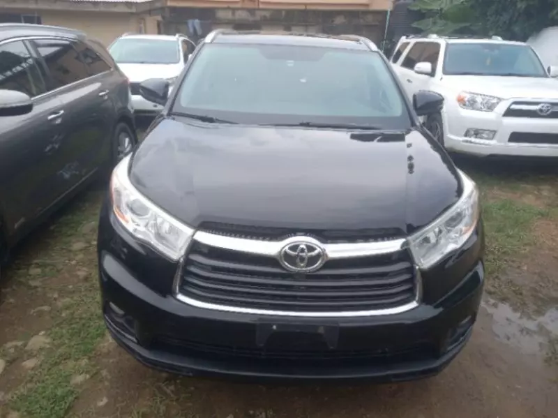 Toyota Highlander   - 2015