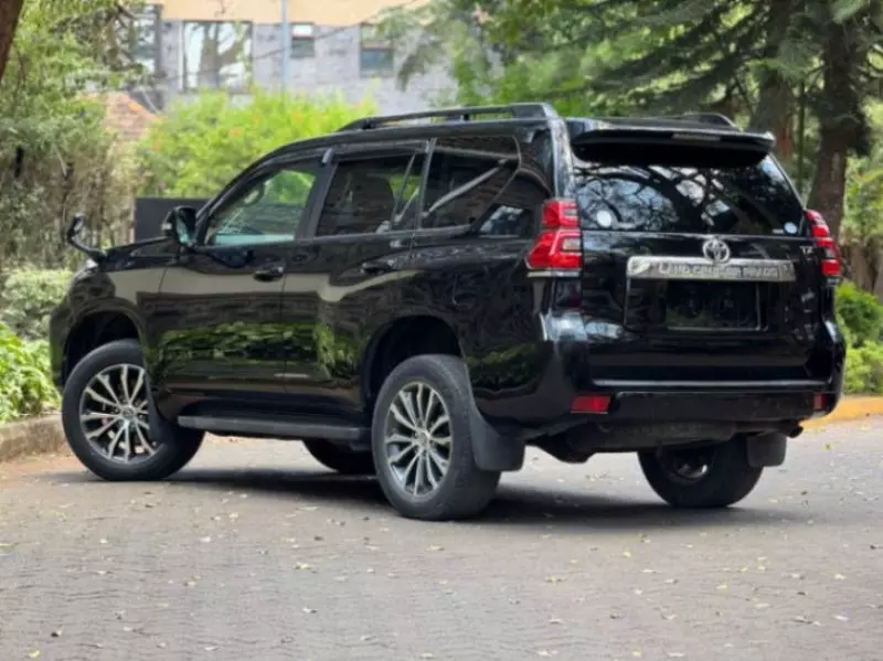 Toyota Land Cruiser   - 2018