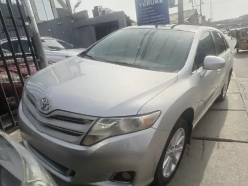 Toyota Venza   - 2011