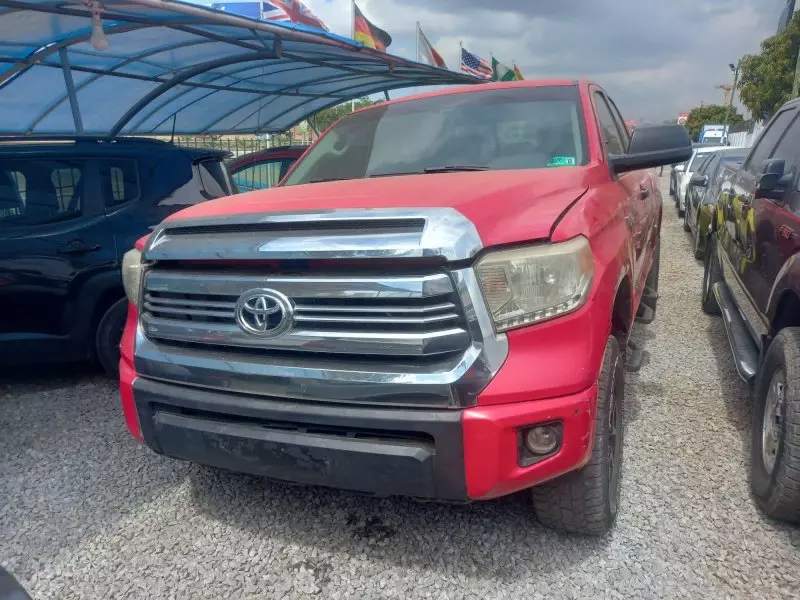 Toyota Tundra   - 2016