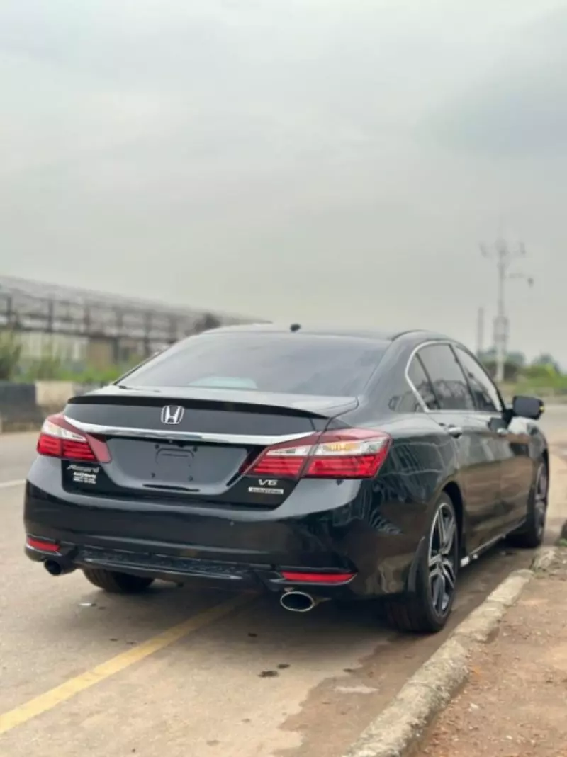 Honda Crosstour   - 2017