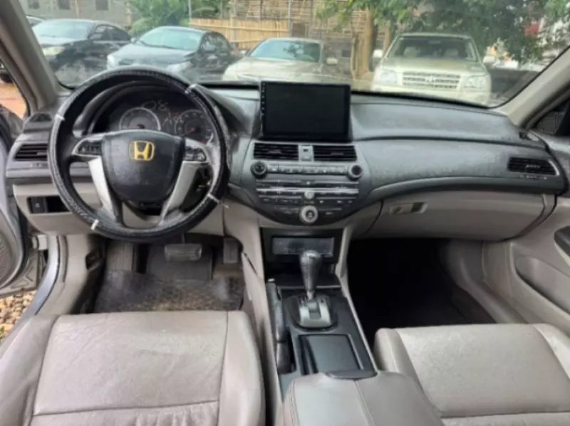 Honda Accord   - 2009
