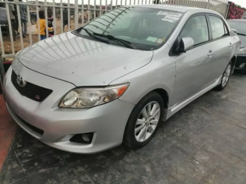 Toyota Corolla   - 2013