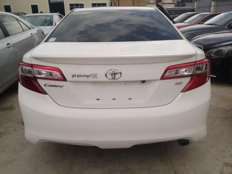 Toyota Camry   - 2012