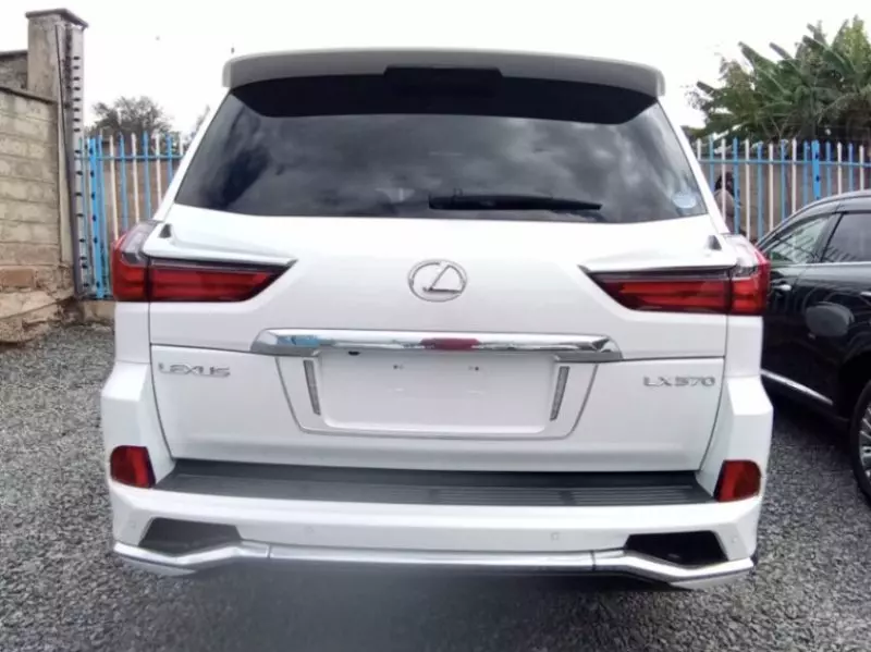 Lexus LX 570   - 2018