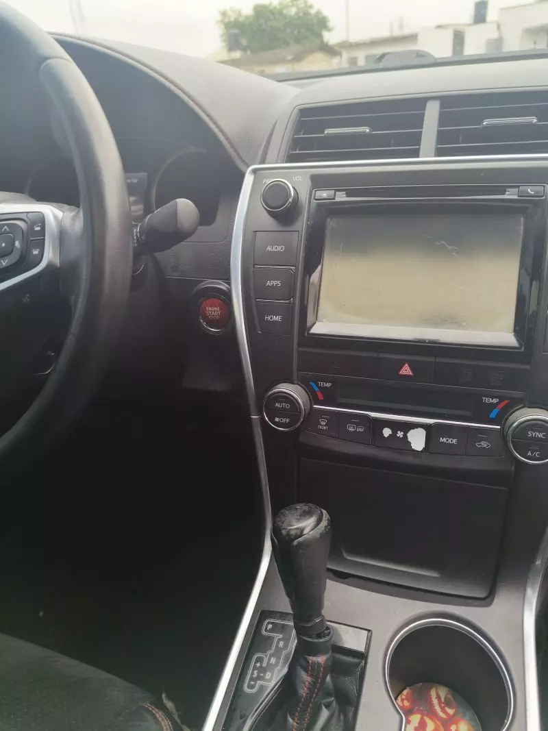 Toyota camry   - 2015