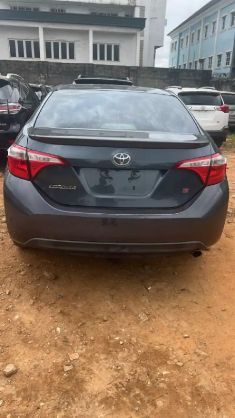 Toyota Corolla   - 2016