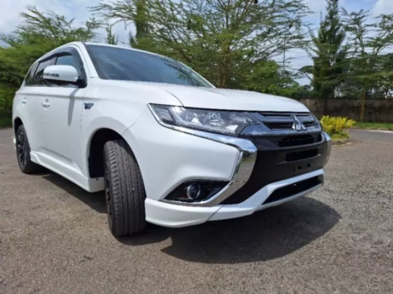 Mitsubishi OUTLANDER   - 2016