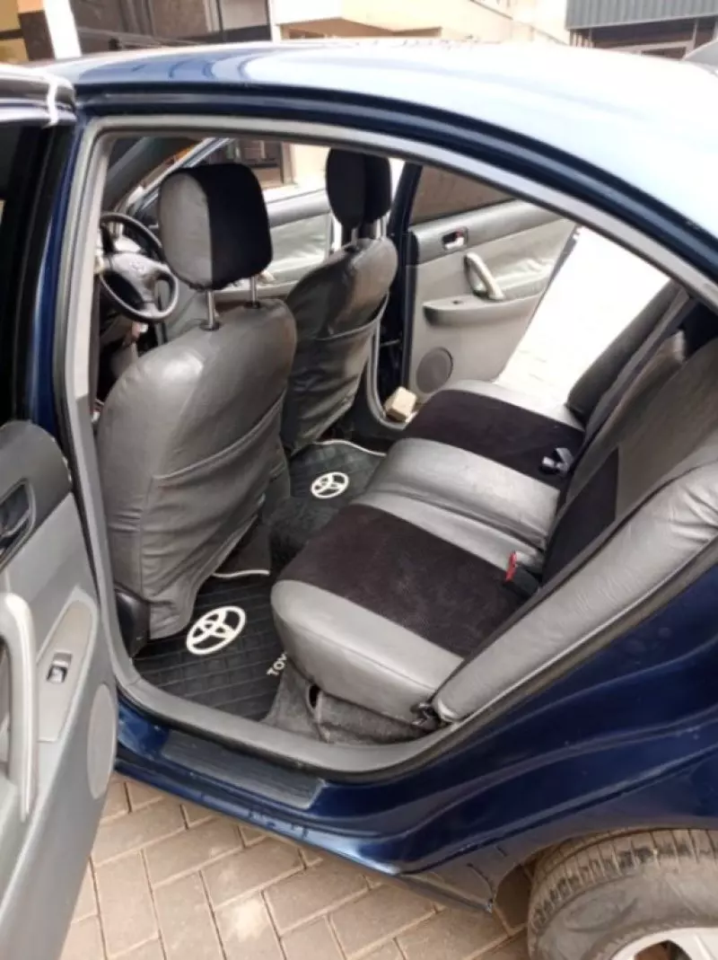 Toyota Premio    - 2004
