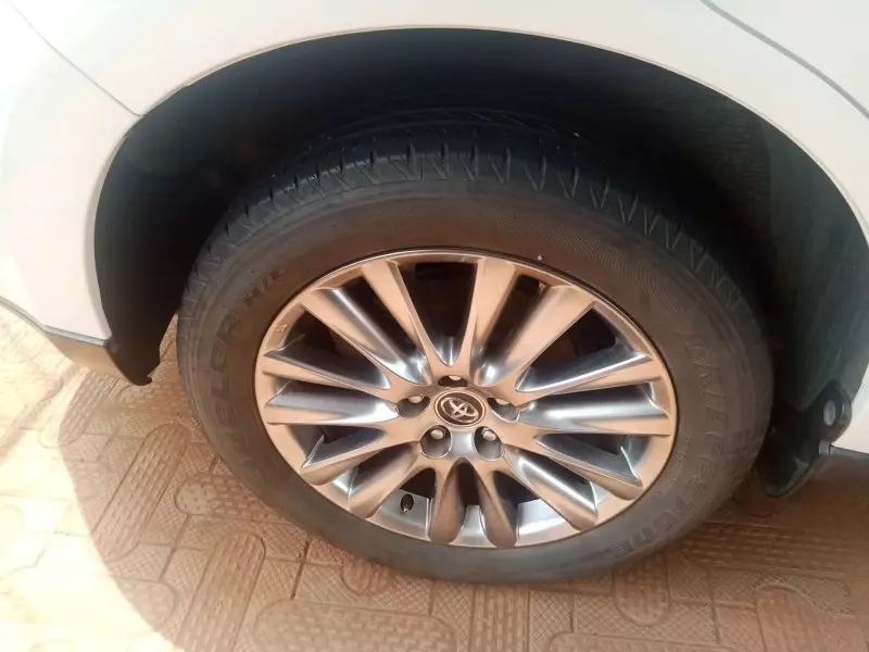 Toyota Harrier   - 2016