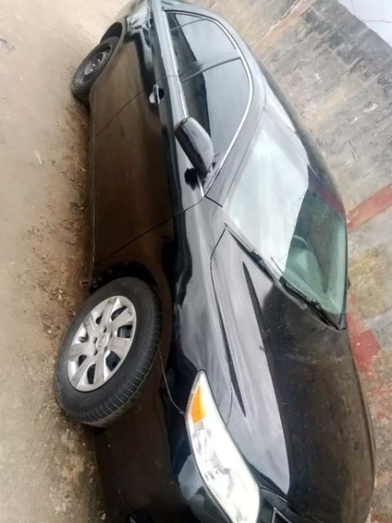 Toyota Camry   - 2011
