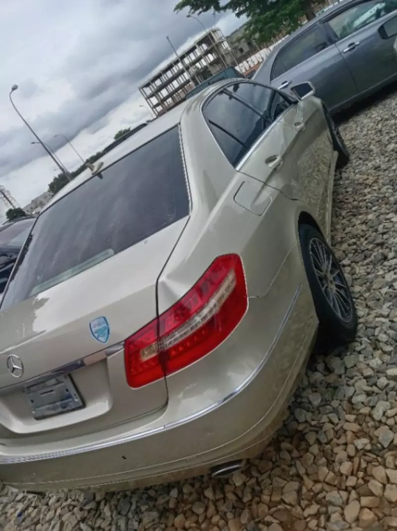 Mercedes-Benz E 350   - 2010