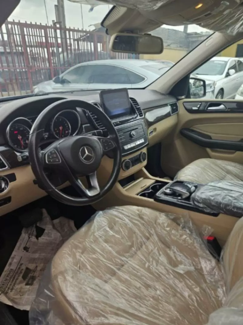 Mercedes-Benz GLE 400   - 2018