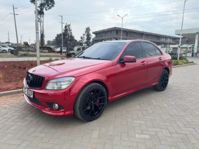 Mercedes-Benz C200   - 2011