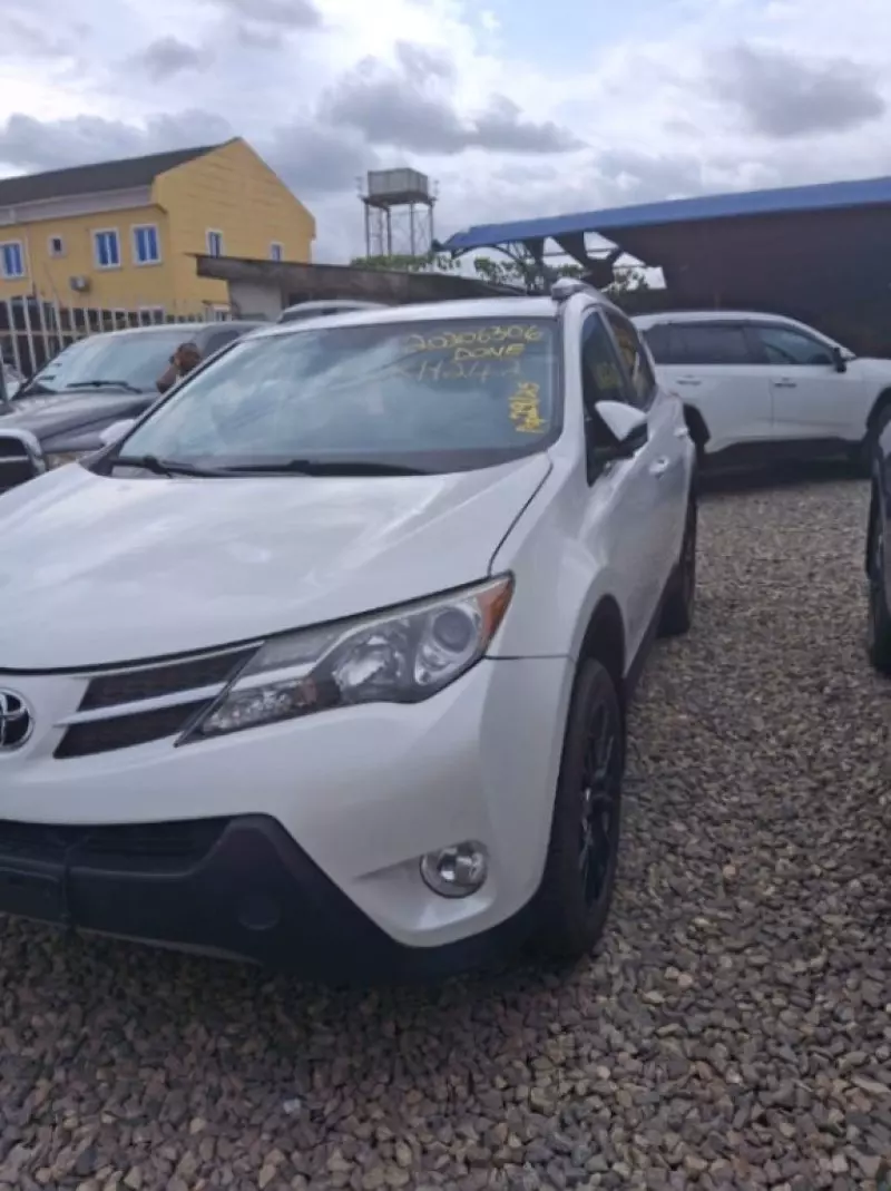 Toyota RAV 4   - 2014